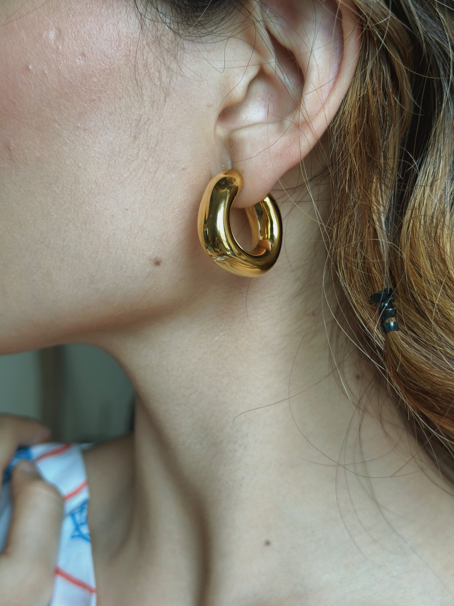 Celine Hoops