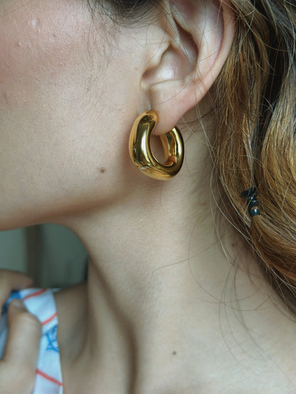 Celine Hoops