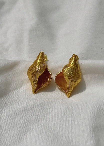 Conch Studs