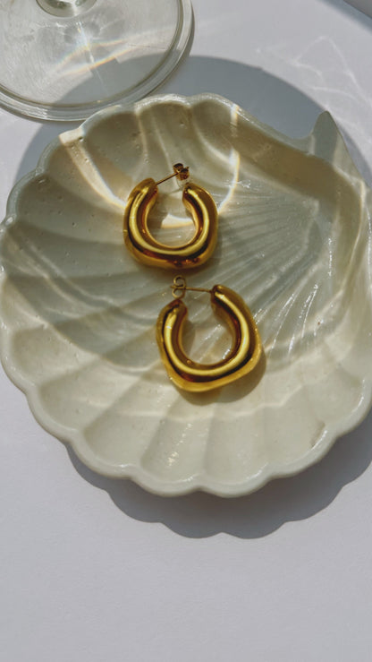 Celine Hoops